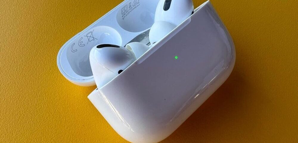 Article Image - Best AI Tools Apple iOS 27 code hints at AirPods Ultra with built-in cameras
